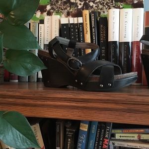 Dansko Frida wedge sandals black